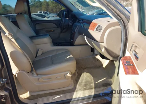 2014 Chevrolet Tahoe Lt z USA, uszkodzony, nr VIN 1GNSCBE01ER202991